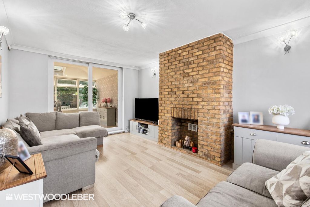 Property photo 2 of 26 Stansteadroad_16.Jpg