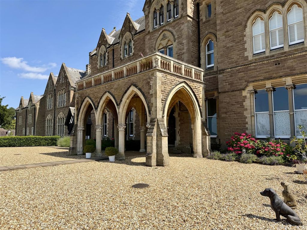 2 bed flat for saleWormelow, Hereford HR2 photo 5