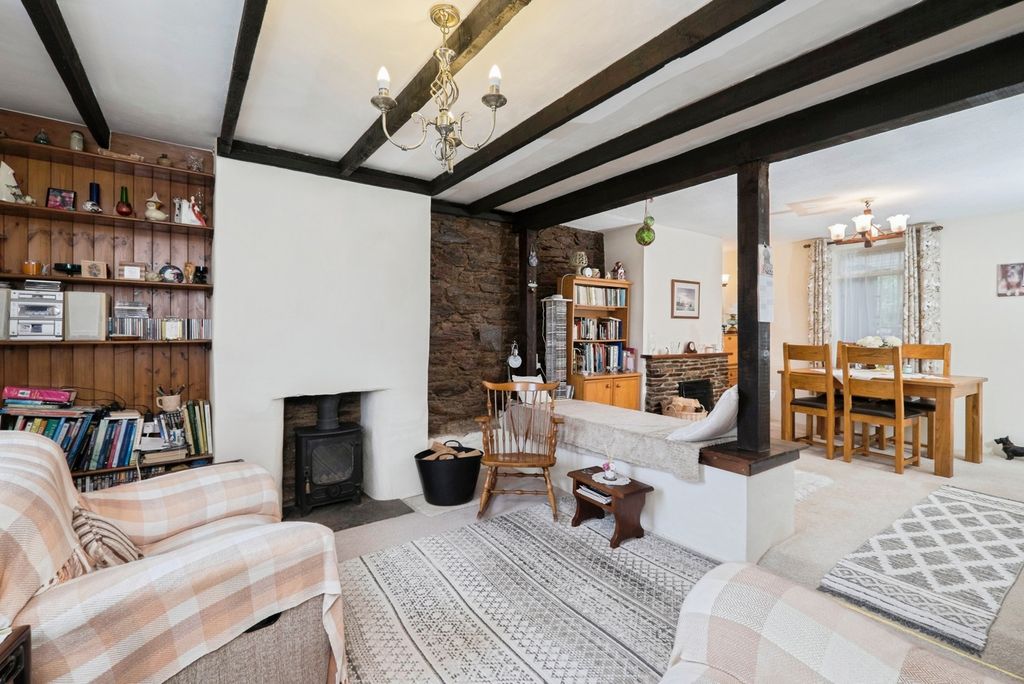 Property photo 2 of 19 Photo