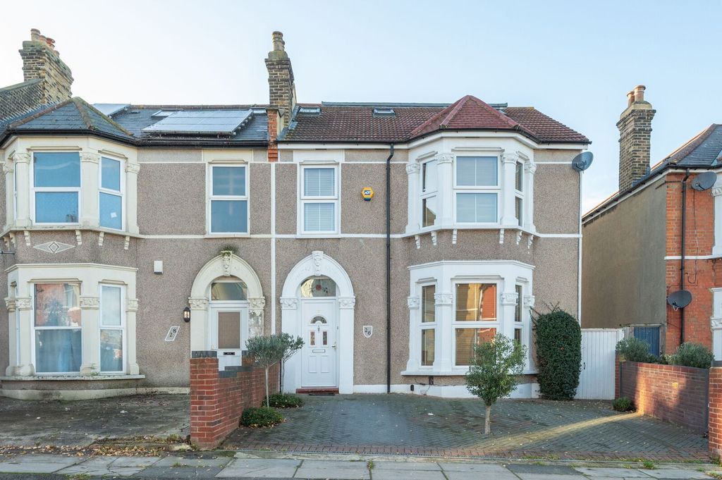 Property photo 1 of 11