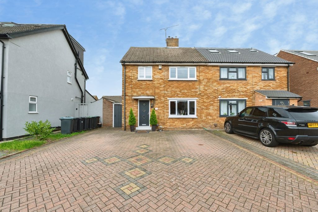 Property photo 1 of 17 Front