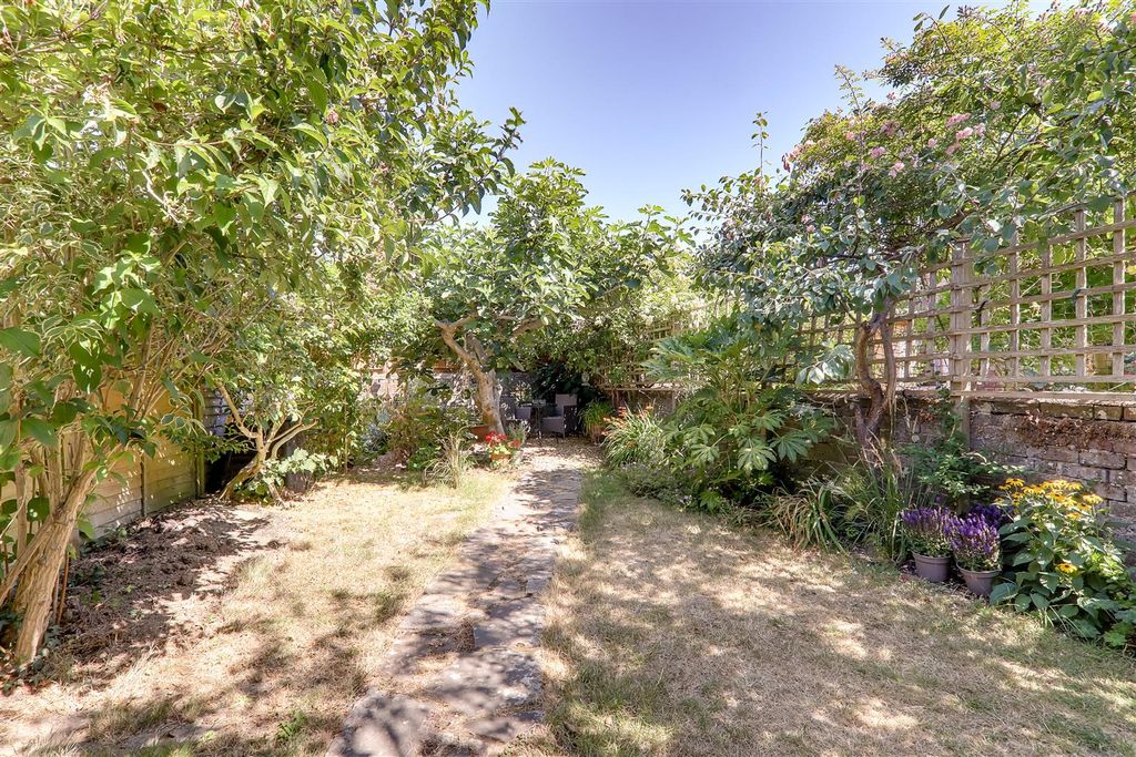 Property photo 3 of 18 Img_8821-Img_8823.Jpg