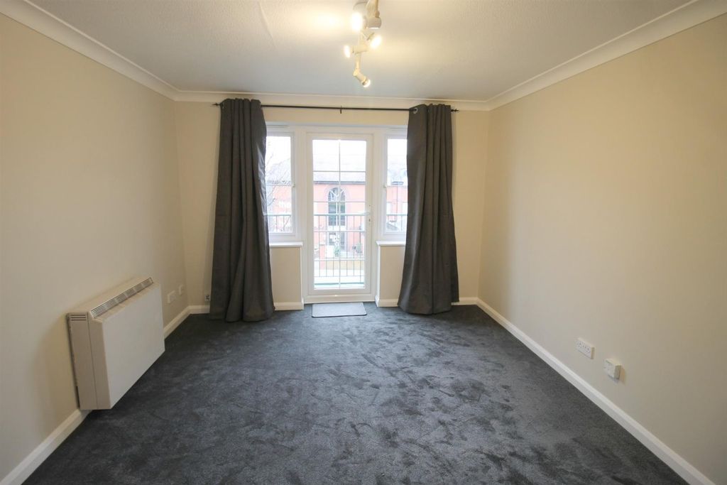 Property photo 2 of 7 P2Jhkvdjp-V_Moc0Xmael3E91Fa.Jpg