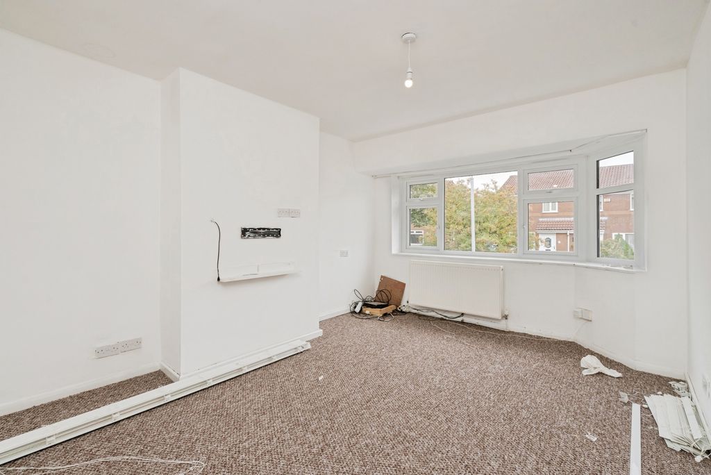 Property photo 3 of 17 Photo