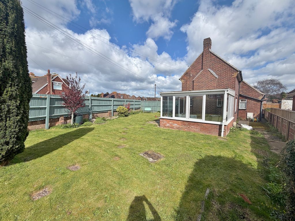 Property photo 2 of 27