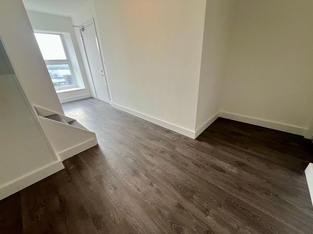 Property photo 1 of 7 Image