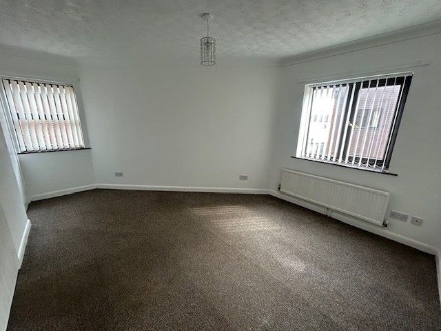 Property photo 2 of 4 Living Room