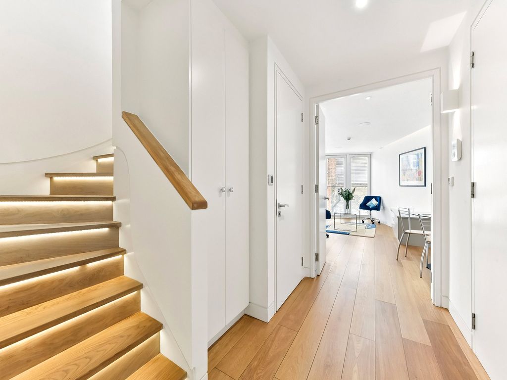 Property photo 3 of 19 Bedford Court