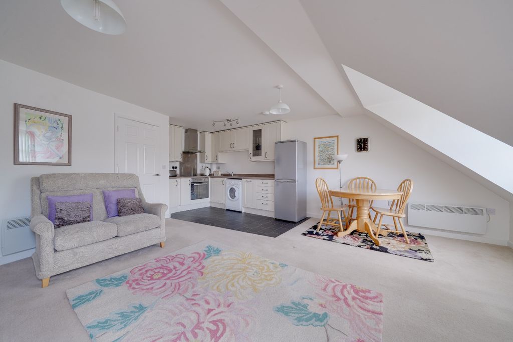 Property photo 3 of 11 3714593