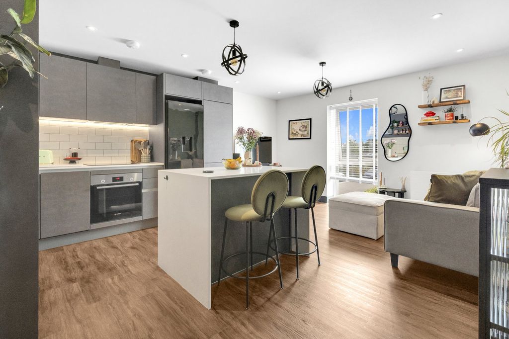 Property photo 2 of 18 Open Plan Living