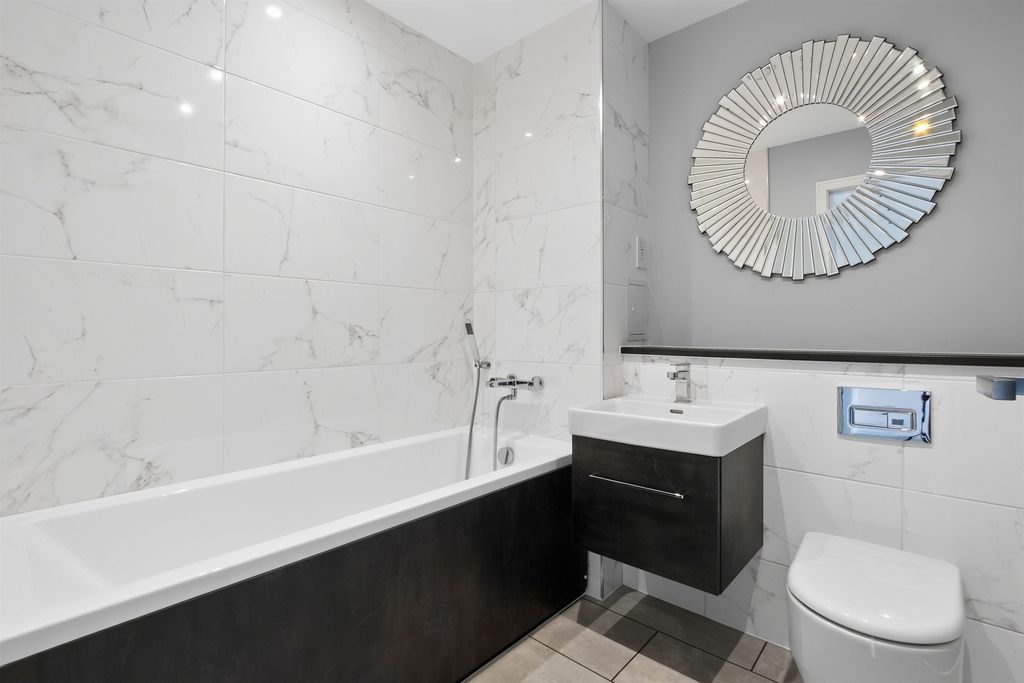 Additional image 9 of 2 bed penthouse for saleJardine Avenue, Falkirk FK2