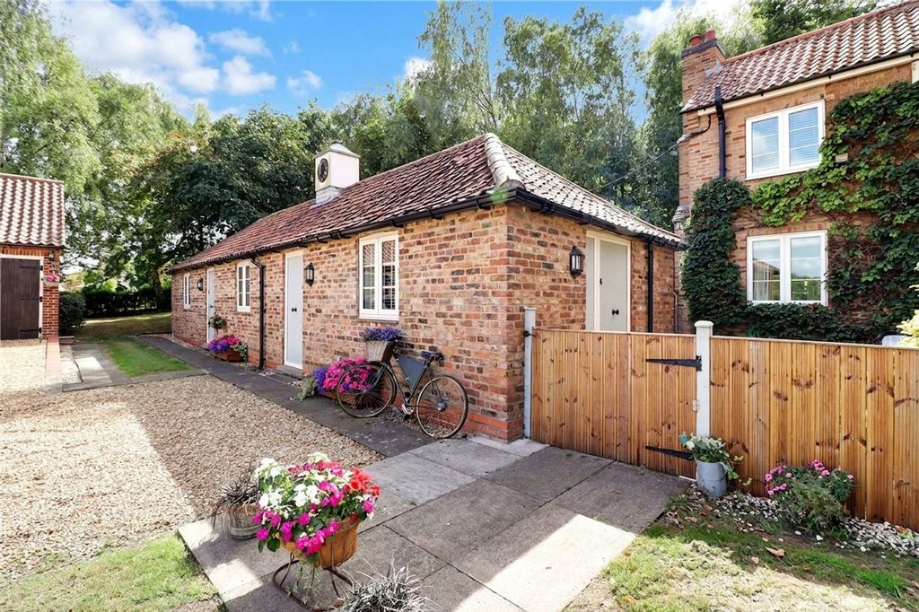 Property photo 3 of 45