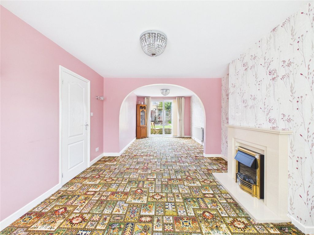 Property photo 2 of 15 Picture No. 12