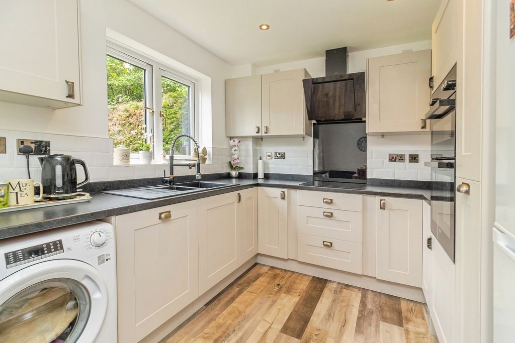 Property photo 3 of 19 Pbox-Img.Jpg