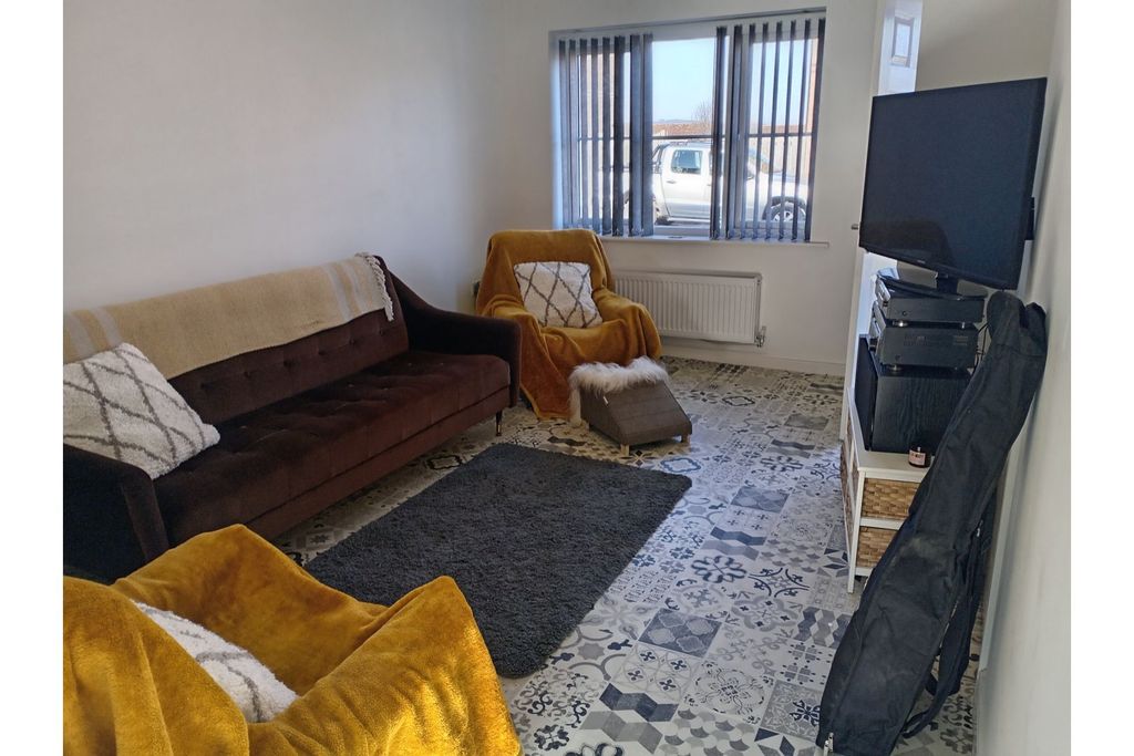 Property photo 3 of 13 Living Room
