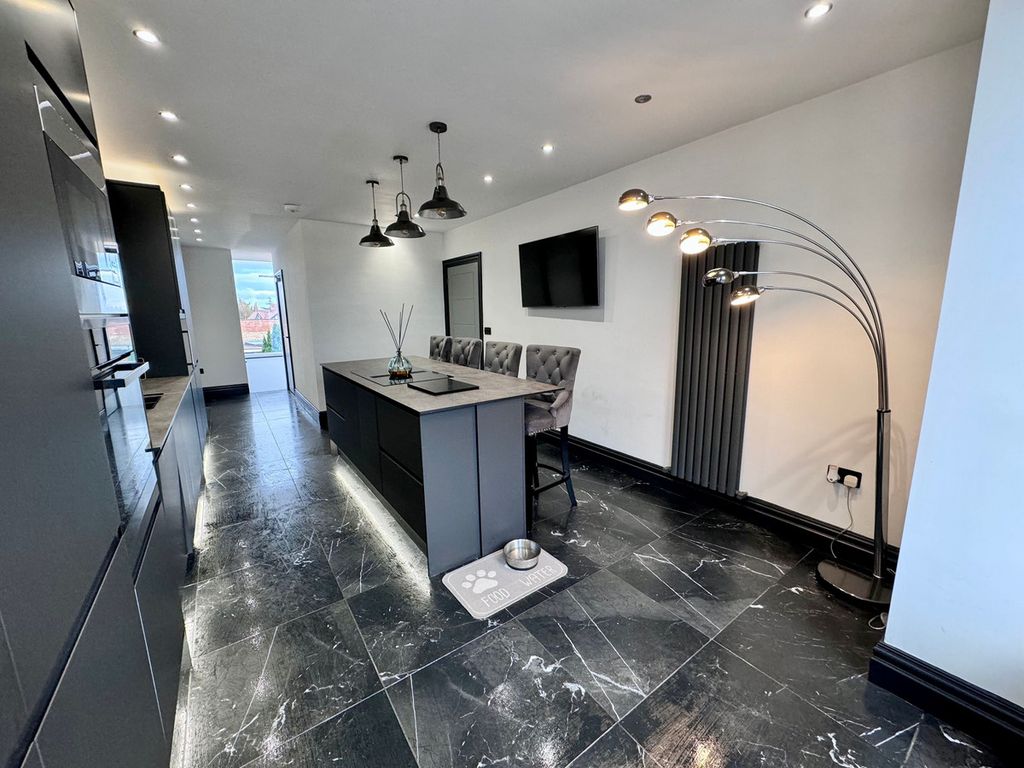 Additional image 4 of 3 bed maisonette to rentLiverpool Road, Southport PR8