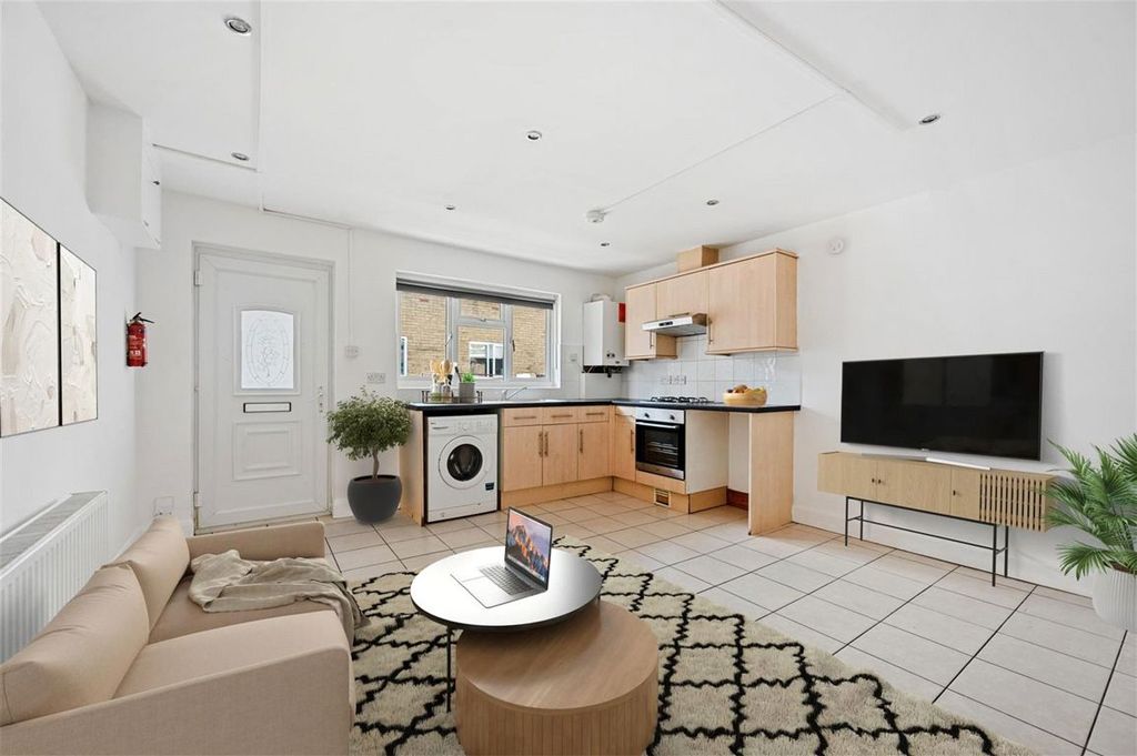 Property photo 1 of 8