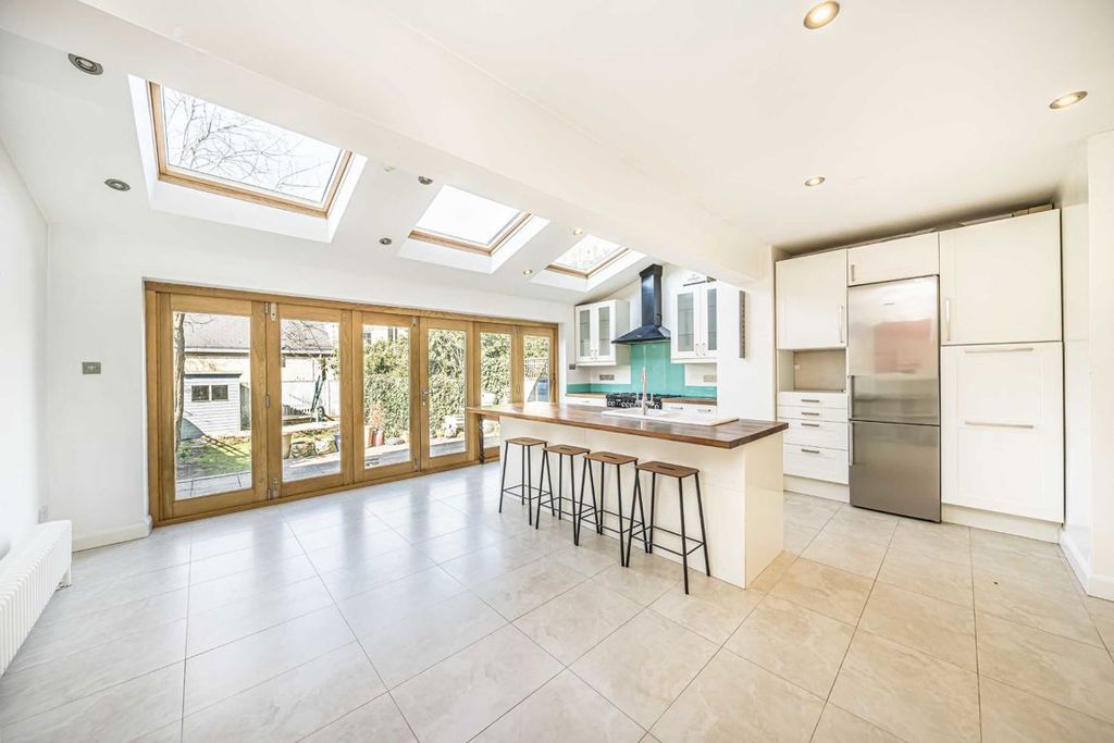 Property photo 2 of 12