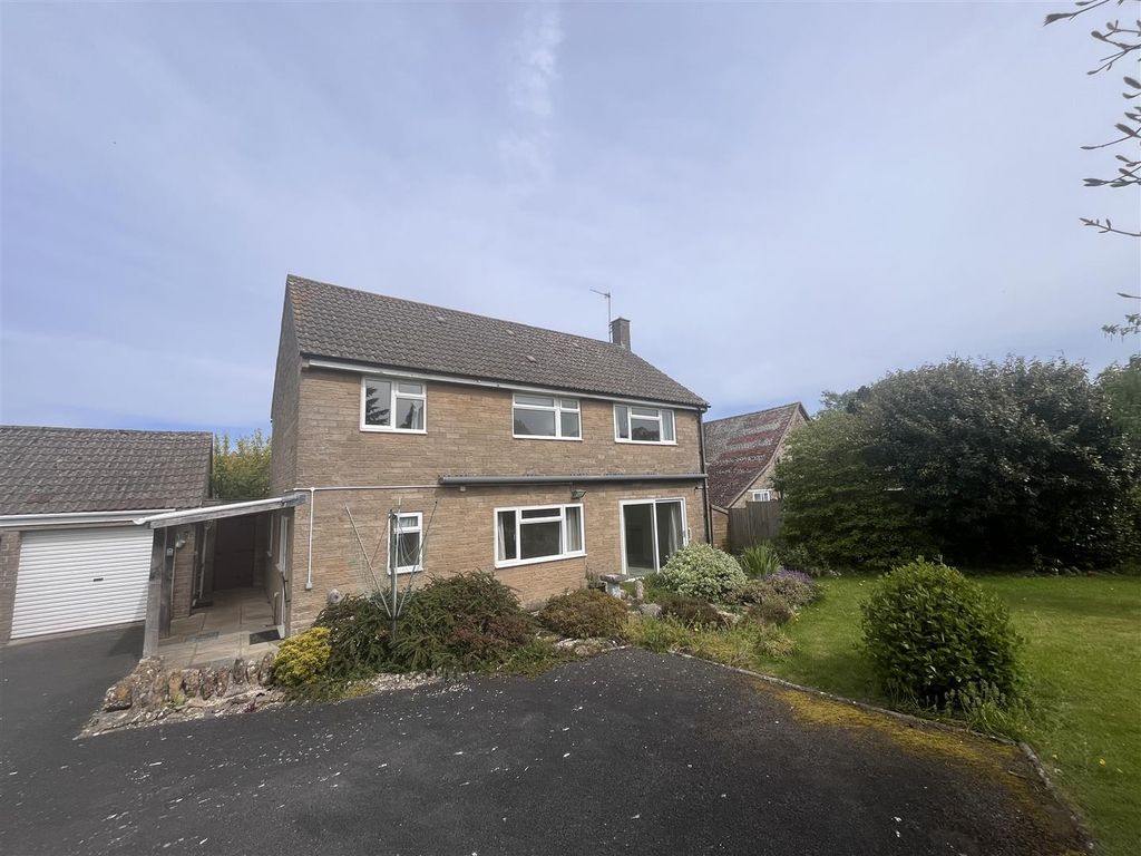 Property photo 2 of 14 Rear