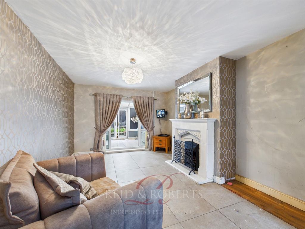 Property photo 2 of 24 Cam05148G0-Pr0100-Still038.Jpg