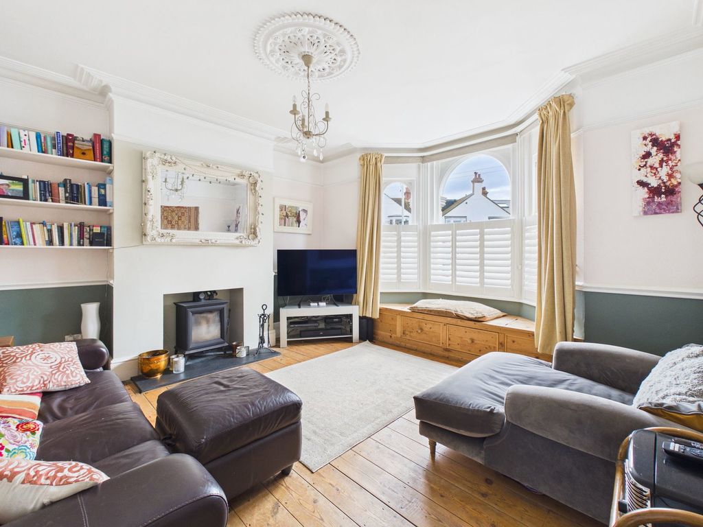 Property photo 3 of 18