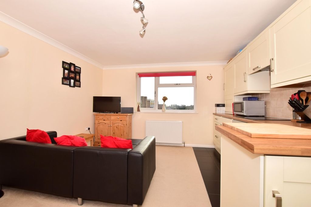 Property photo 3 of 6 Belvoir Lounge