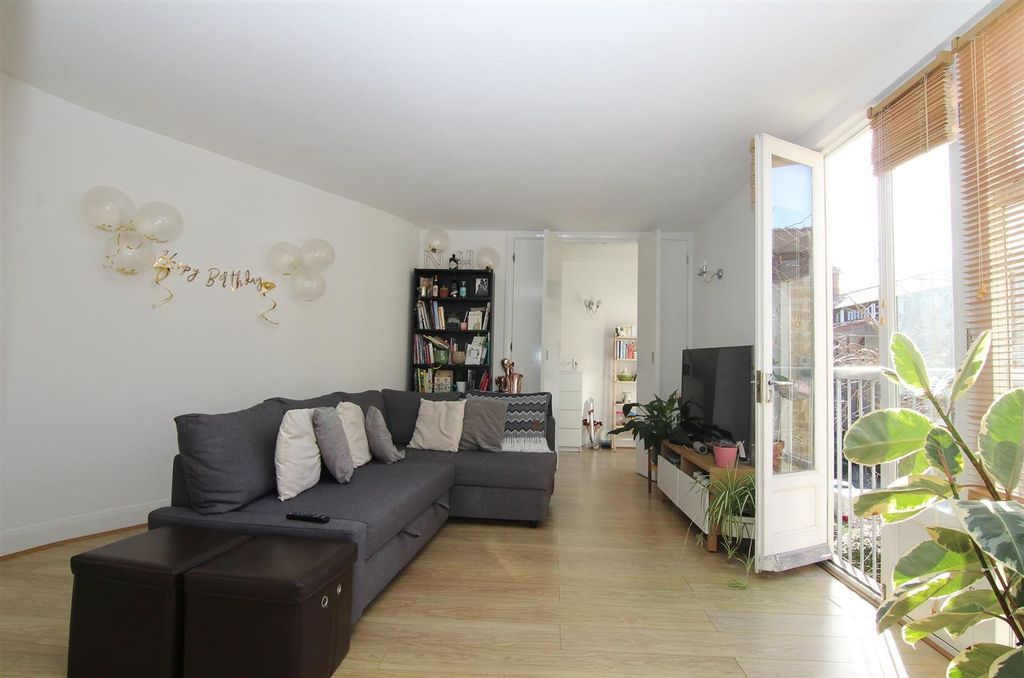 Property photo 2 of 11 Living Room