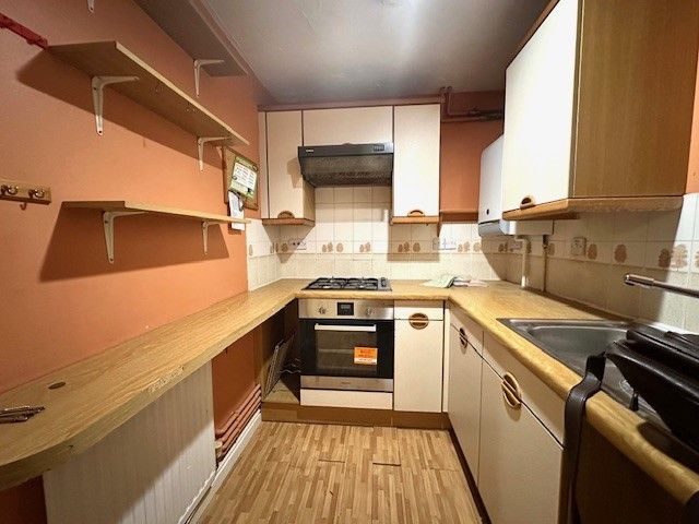 Property photo 3 of 5 Kitchen