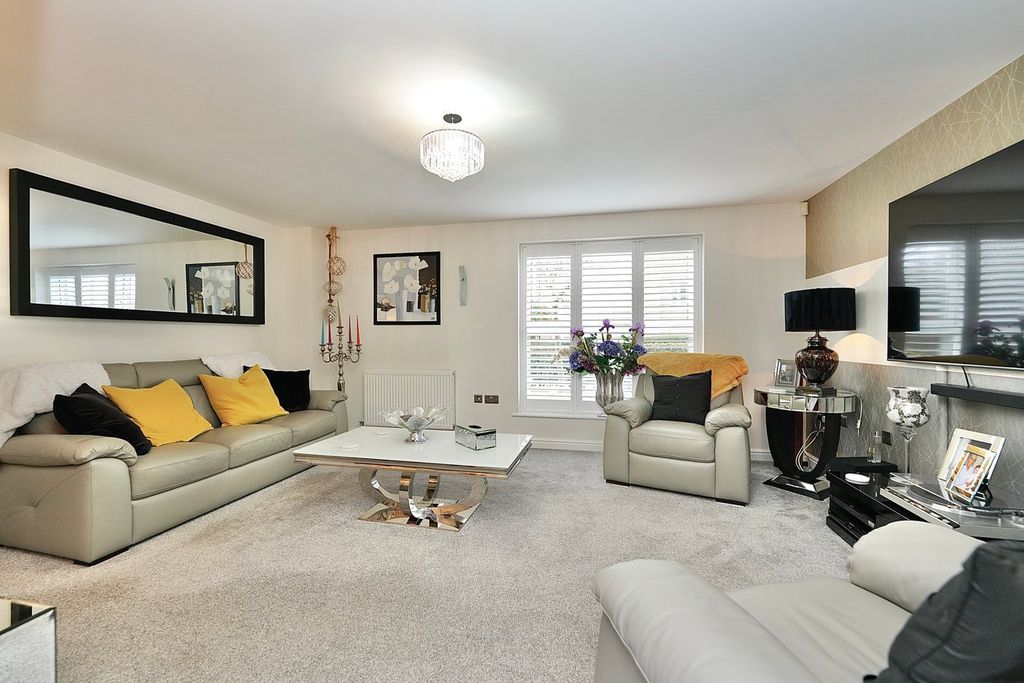 Property photo 3 of 31