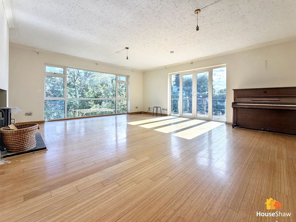 Property photo 2 of 44