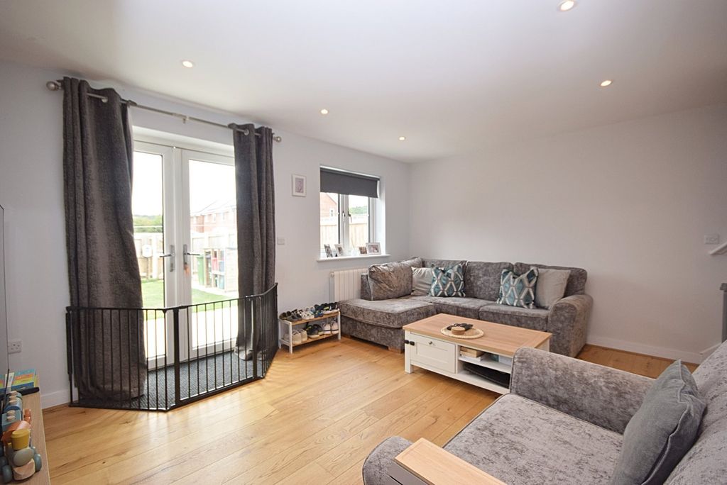Property photo 3 of 21 Picture No. 03