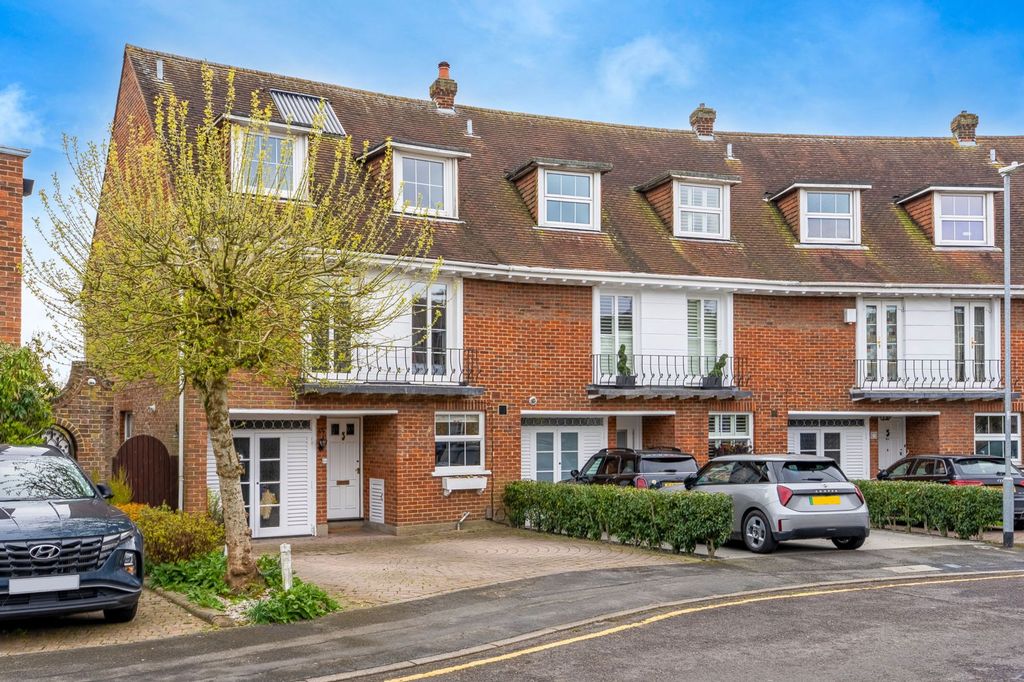 Additional image 22 of 4 bed end terrace house for saleTheydon Grove, Epping CM16
