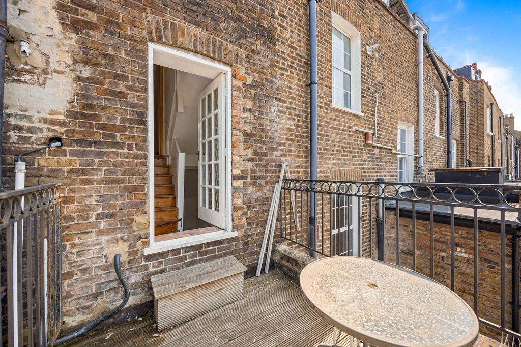 Property photo 2 of 12