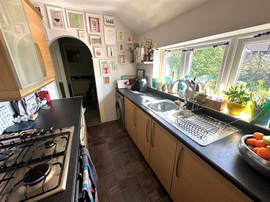 Property photo 3 of 9 Coopers Estate Agents