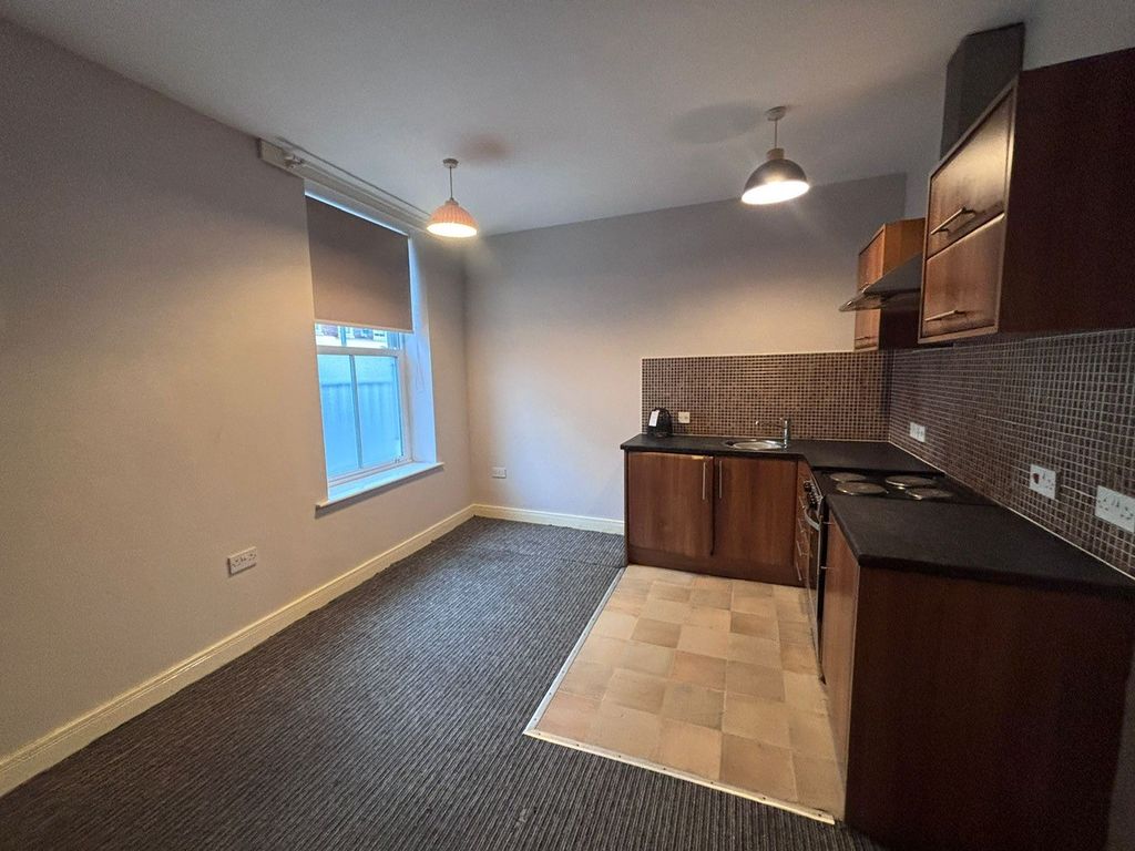 Property photo 2 of 6 Kitchen