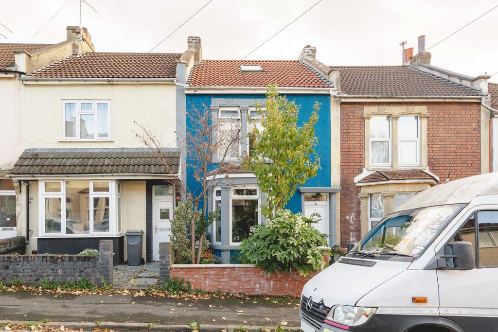 Property photo 3 of 16 31