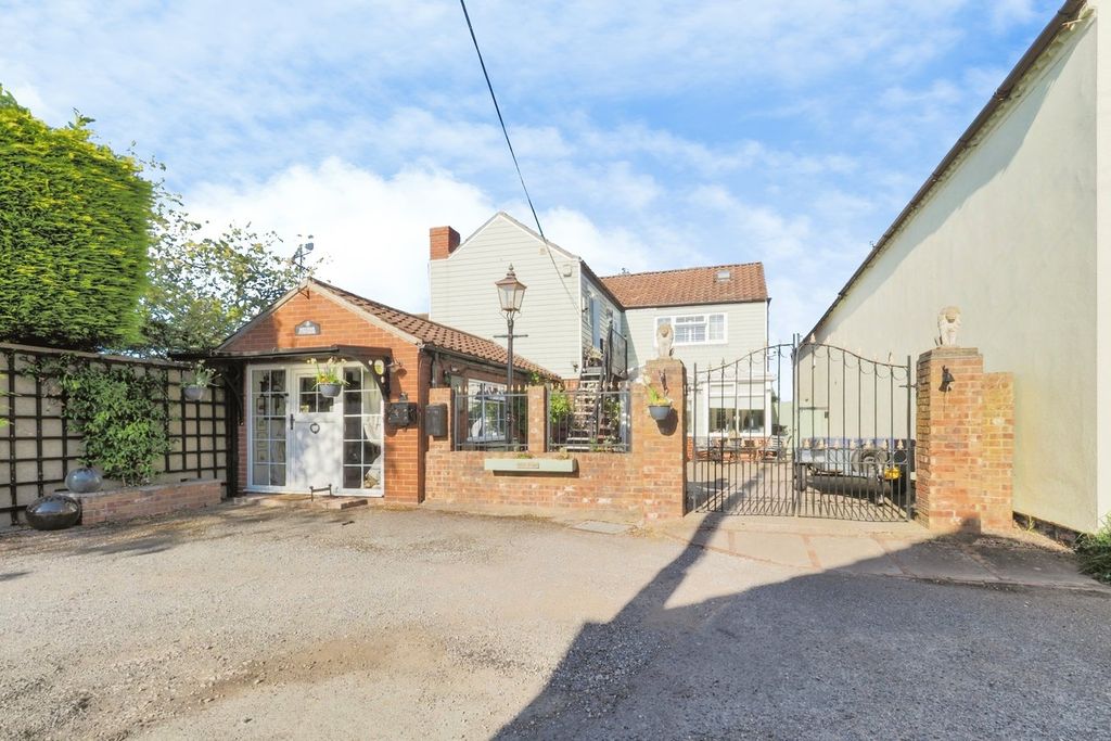 Property photo 1 of 20