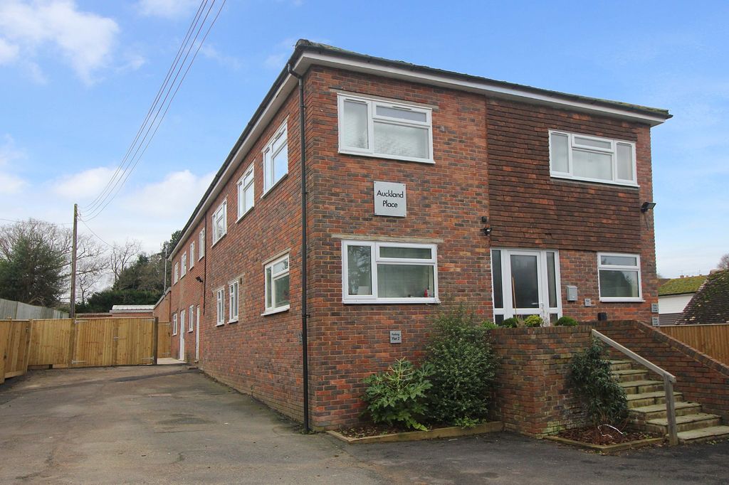 Property photo 1 of 4