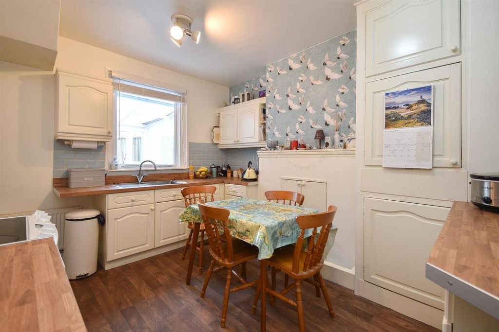 Property photo 3 of 16 Kitchen/Breakfast Room