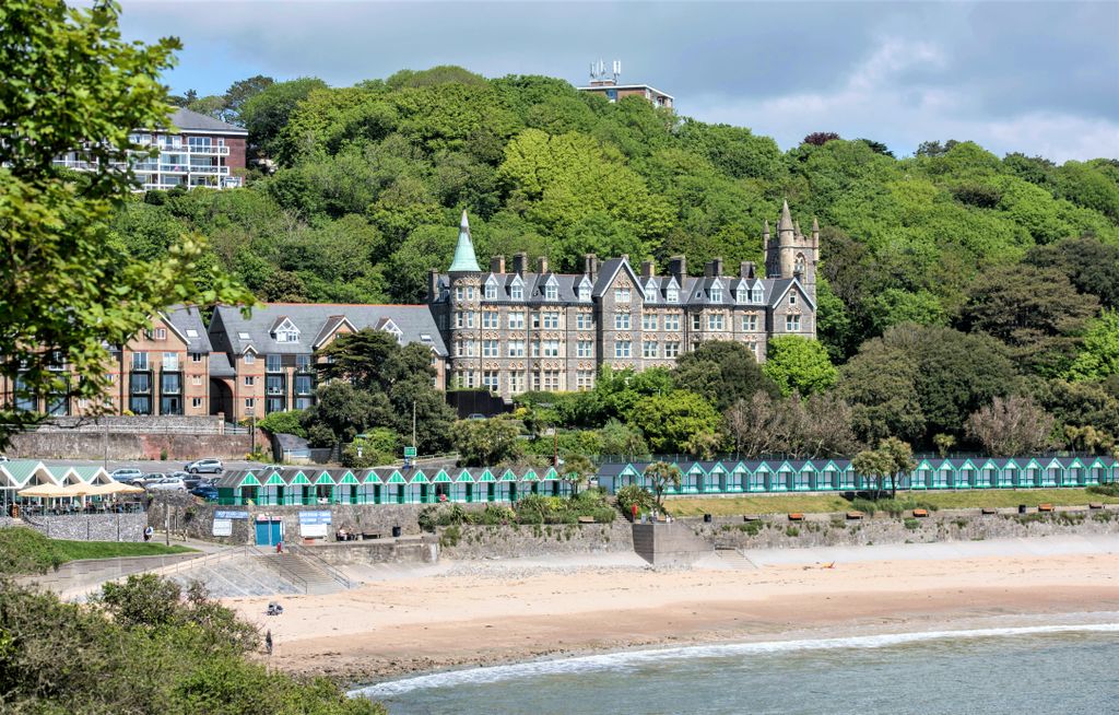Property photo 1 of 25 A Page _ 2 1 Langland Bay Manor_55.Jpg
