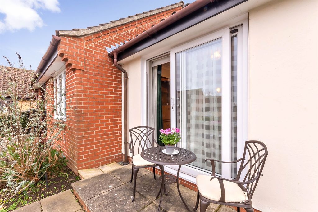 Property photo 3 of 14 Rear