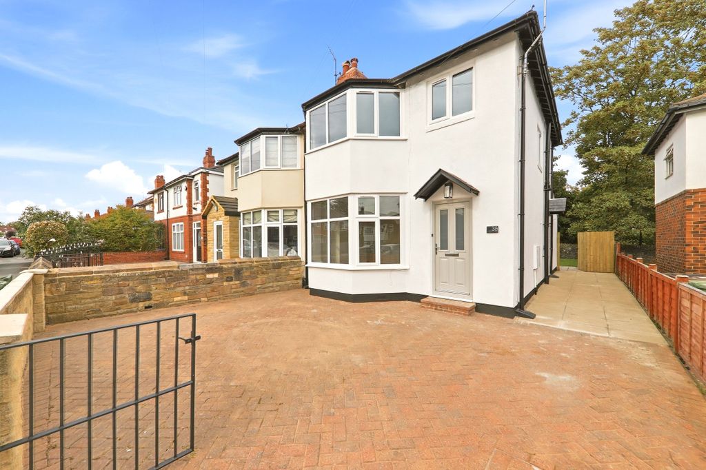 Property photo 1 of 33