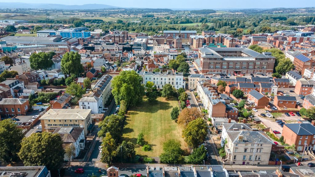 Property photo 1 of 11