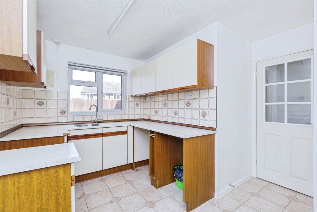 Property photo 3 of 17 Photo