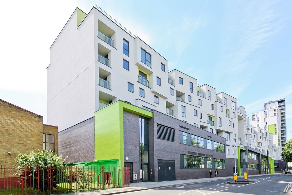 Property photo 2 of 16