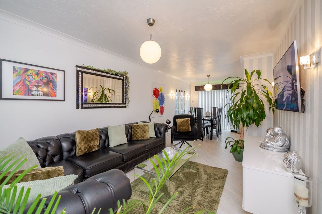 Property photo 3 of 21