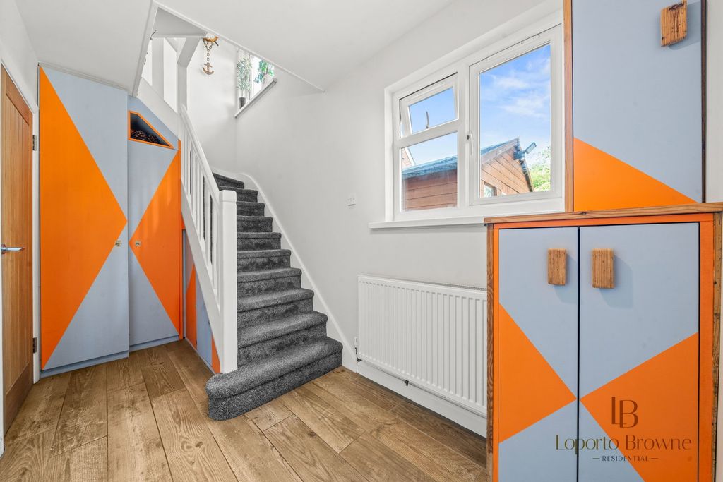 Property photo 2 of 24