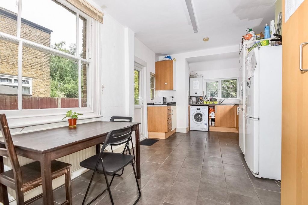 Property photo 3 of 4 Kitchen (5).Jpeg