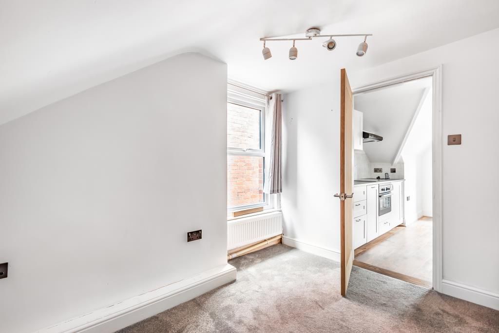 Property photo 2 of 9 Bedroom