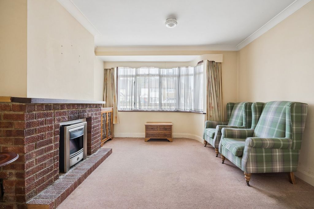 Property photo 3 of 17
